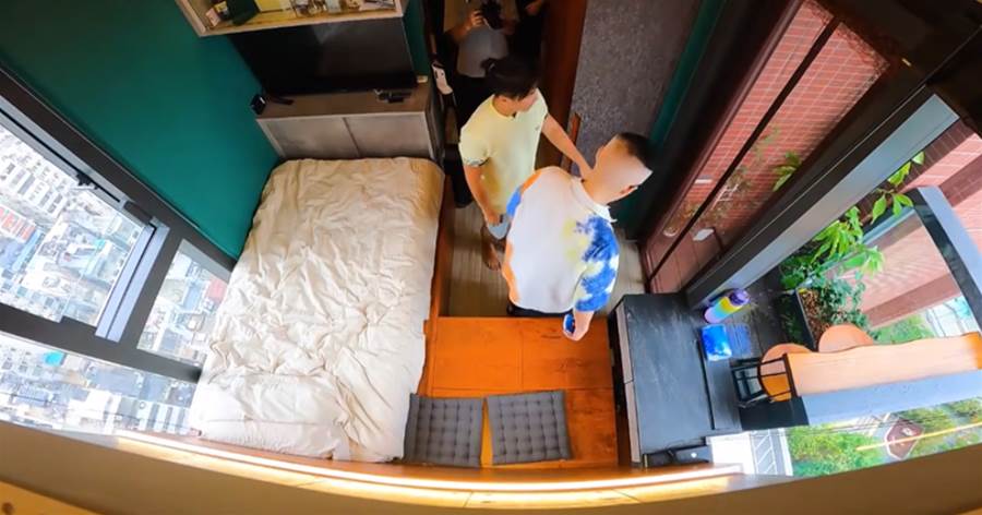 一位香港30歲獨居青年，買下18㎡雙陽臺「納米樓」，網友：太逼仄！！